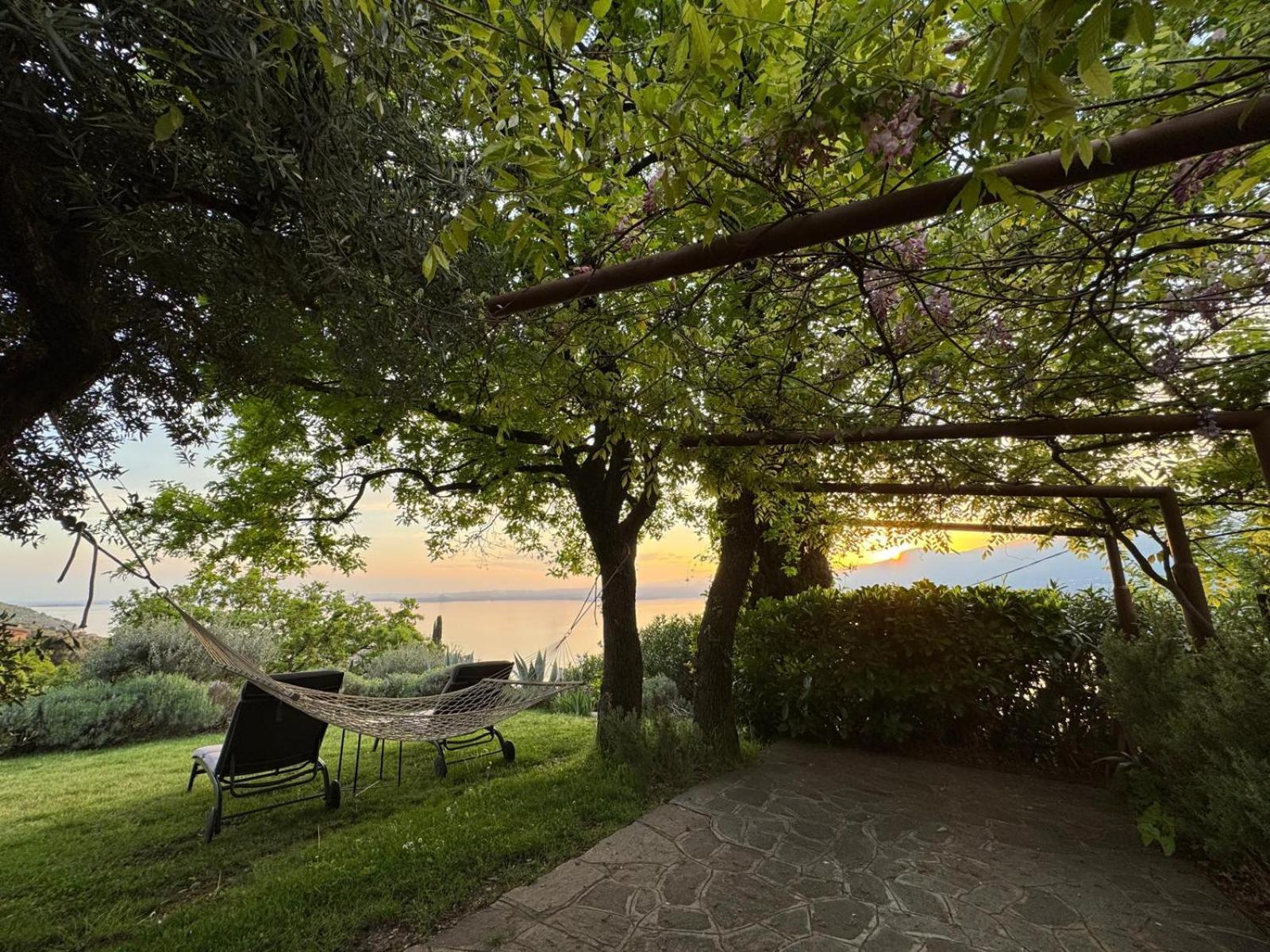 Casa Vacanze Mazurine10 Torri Del Benaco Exteriör bild