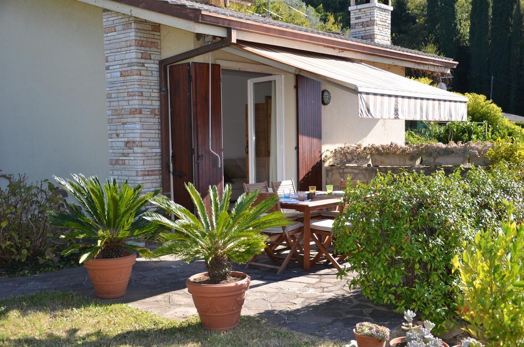 Casa Vacanze Mazurine10 Torri Del Benaco Exteriör bild