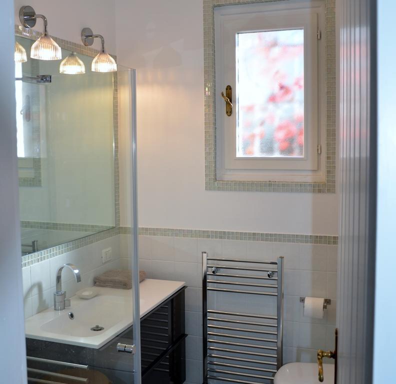 Casa Vacanze Mazurine10 Torri Del Benaco Exteriör bild