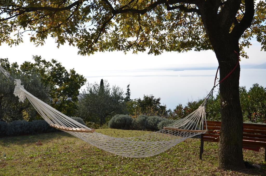 Casa Vacanze Mazurine10 Torri Del Benaco Rum bild