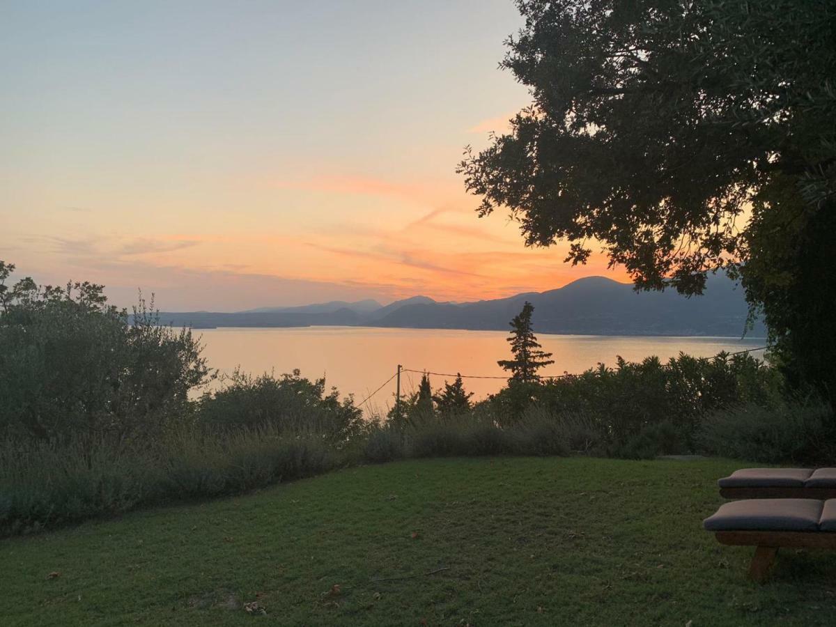 Casa Vacanze Mazurine10 Torri Del Benaco Exteriör bild