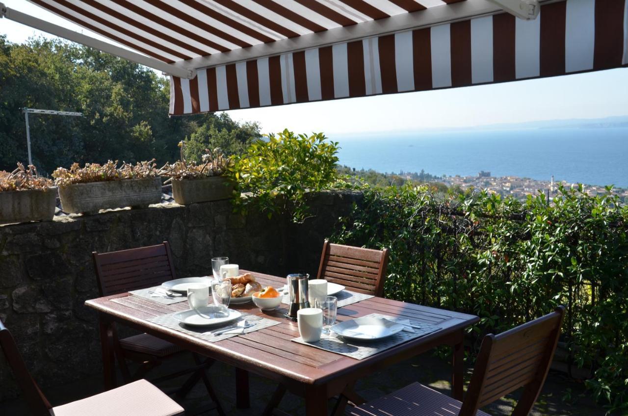 Casa Vacanze Mazurine10 Torri Del Benaco Exteriör bild